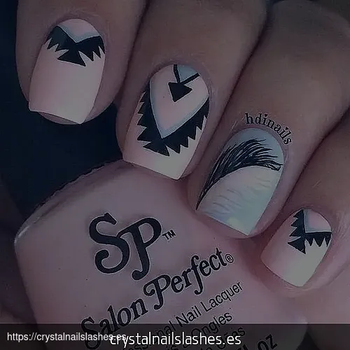 como pintarse las uñas cortas decoradas