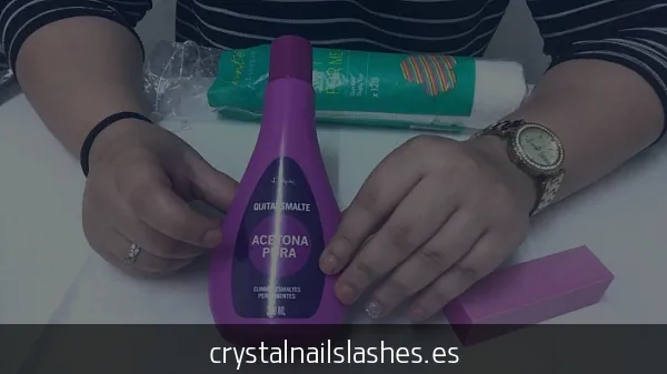 como quitar esmalte de uñas gelish